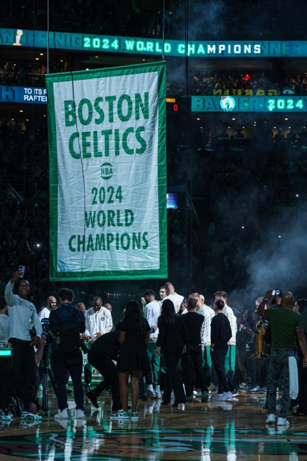 Ông chủ mới của Celtics: Dreams trở thành sự thật nhưng trách nhiệm rất nặng nề. Chúng ta phải bảo vệ và tiến hành vinh quang của người Celt.