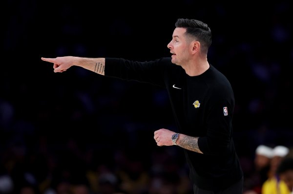 Redick: Nhóm chỉ thực hành ba lần cùng nhau & chiến thuật cơ bản vừa được cấy ghép, nhưng nền tảng là chúng ta phải cố gắng hết sức.