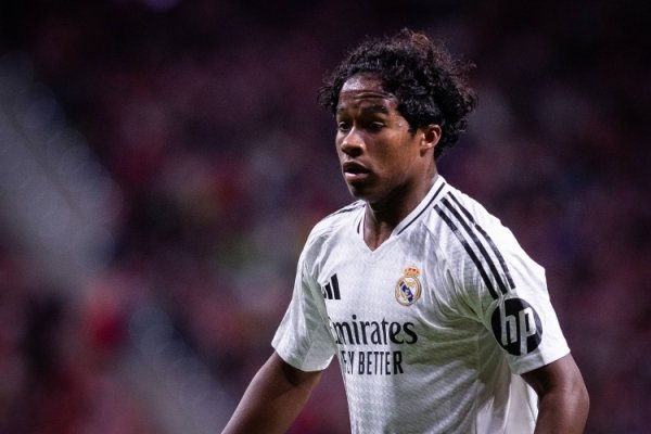 Cha của Endrick: Tôi biết bạn tập trung vào bóng đá mỗi ngày và tương lai của bạn rất tươi sáng