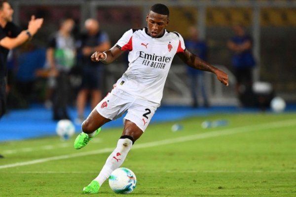 Mitsubishi: Bart Sacchi thi đấu tốt, Estupinian có thể không trở lại đội hình xuất phát của Milan