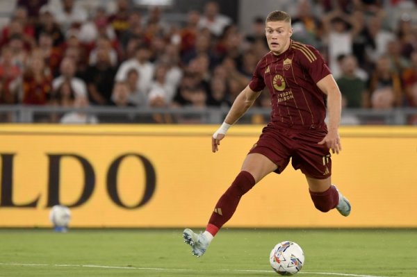 DiMarzio: Dovbick bị rách gân cơ trực tràng bên trái và dự kiến ​​phải nghỉ thi đấu từ 4 đến 6 tuần