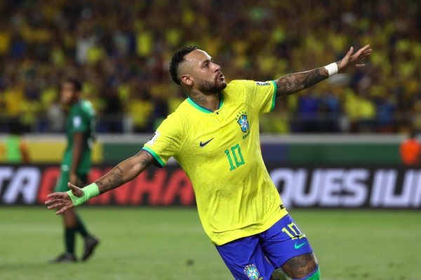 Đã 2 năm kể từ khi tôi rời đội tuyển quốc gia Brazil! Ronaldo: Neymar là niềm hy vọng lớn nhất của Brazil tại World Cup