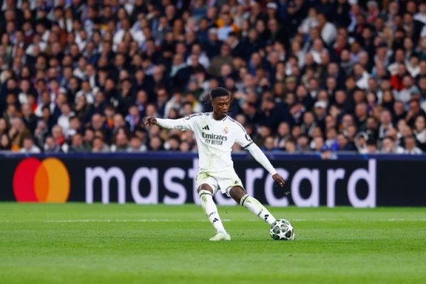 Phóng viên: Camavinga rút lui khỏi buổi tập của đội tuyển Pháp vì chấn thương và trở lại Madrid sớm