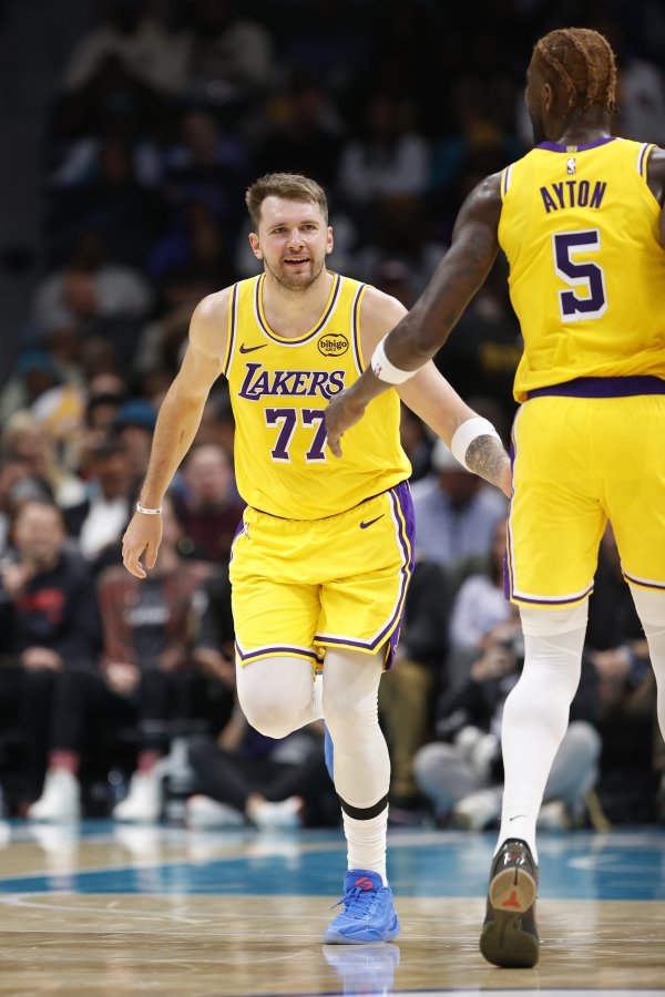 Cảm ơn vì nguồn cấp dữ liệu! Ayton: Dongli là người tổ chức chính và họ khiến công việc của tôi trở nên rất dễ dàng