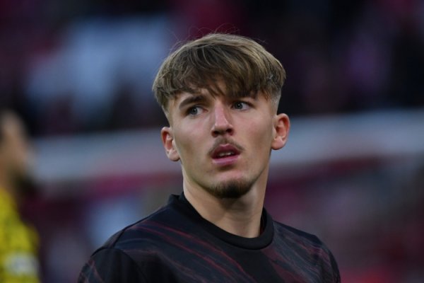 Hoeness nói về Karl: So sánh với Messi sau 3 trận ở Bundesliga là hơi quá