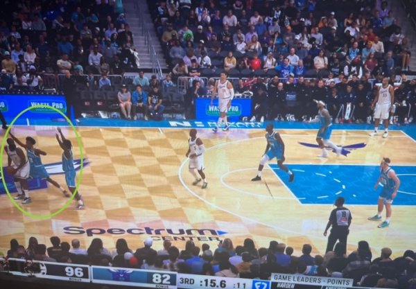 Điều trị hàng đầu! Harden 36 tuổi mới chỉ chạm tới logo 😂 The Hornets kết đôi